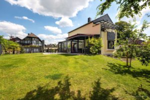 Garten und Rückansicht