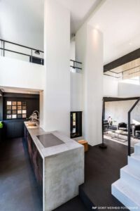 Küche/Kamin/Wohnraum