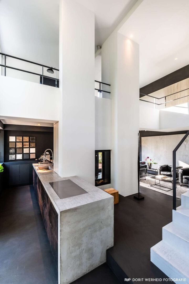 Küche/Kamin/Wohnraum